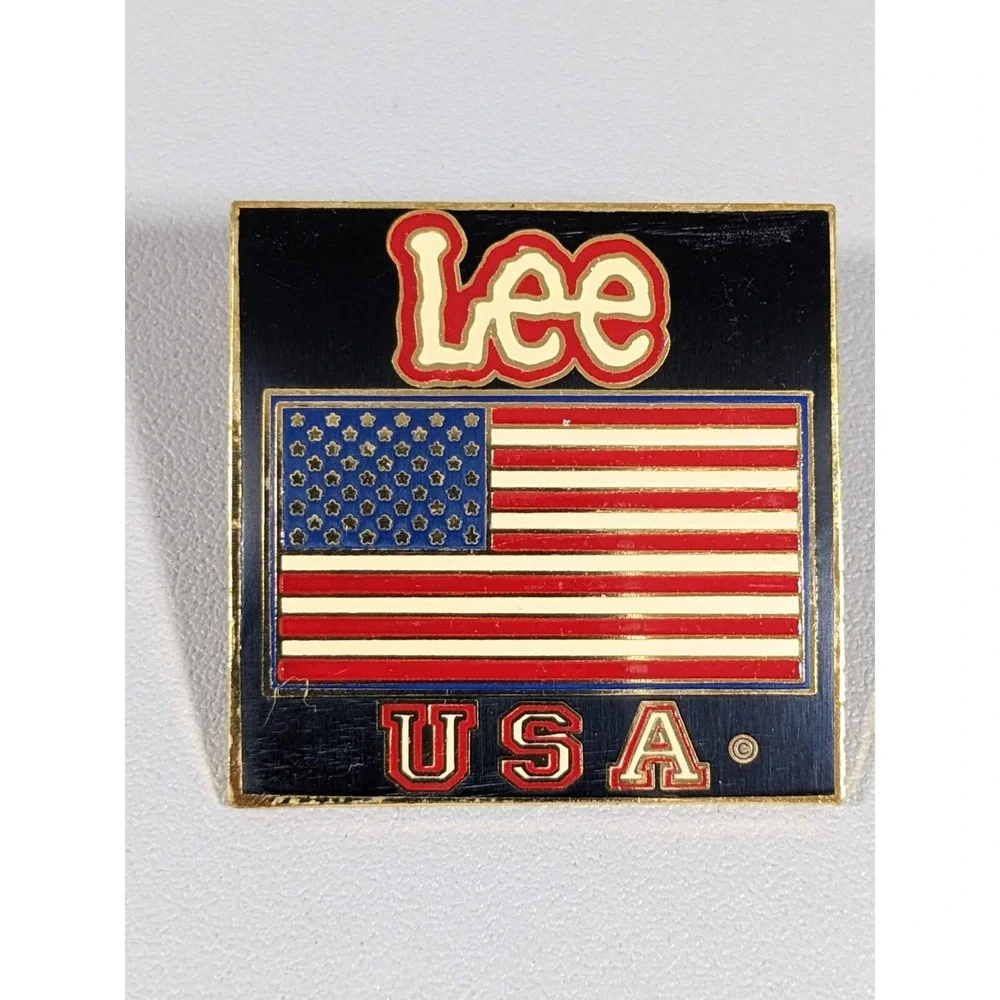 Vintage Lee‎ USA Flag Pin Stars & Stripes Red White Blue Square Brooch